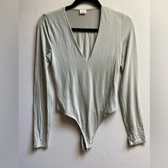 Wilfred Aritzia Contour V neck Longsleeve  thong bodysuit Sz M - Picture 1 of 9